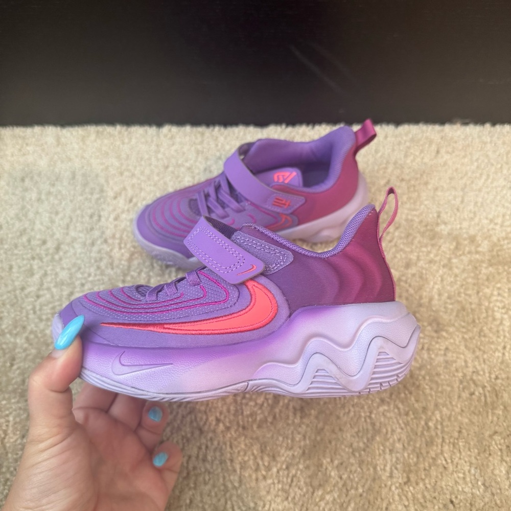 Nike Kids Purple and Pink Gradient Sneakers with Coral Swoosh